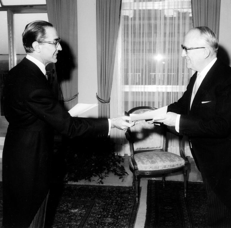 Alberto Ullastres Calvo et Walter Hallstein (Bruxelles, 28 octobre 1965)