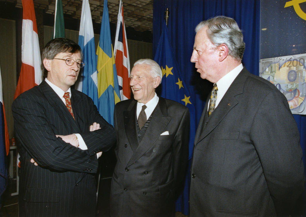 Jean-Claude Juncker, Pierre Werner et Jacques Santer à la veille du lancement de l'euro (Luxembourg, 31 décembre 1998)