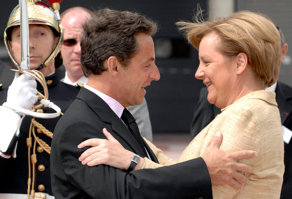 Informelle deutsch-französische Gespräche zwischen Nicolas Sarkozy und Angela Merkel im Rahmen des Blaesheim-Prozesses in Toulouse (16. Juli 2007)