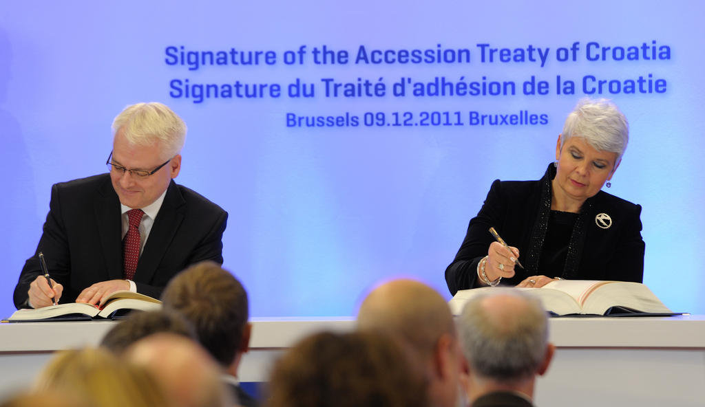 Signature par la Croatie du traité d'adhésion à l'Union européenne (Bruxelles, 9 décembre 2011)