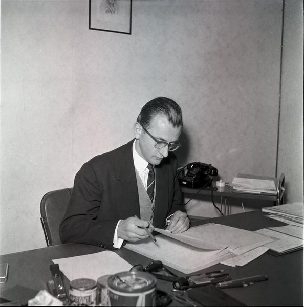 Georges Berthoin, chef de cabinet de Jean Monnet à la présidence de la Haute Autorité de la CECA (Luxembourg, 17 avril 1953)