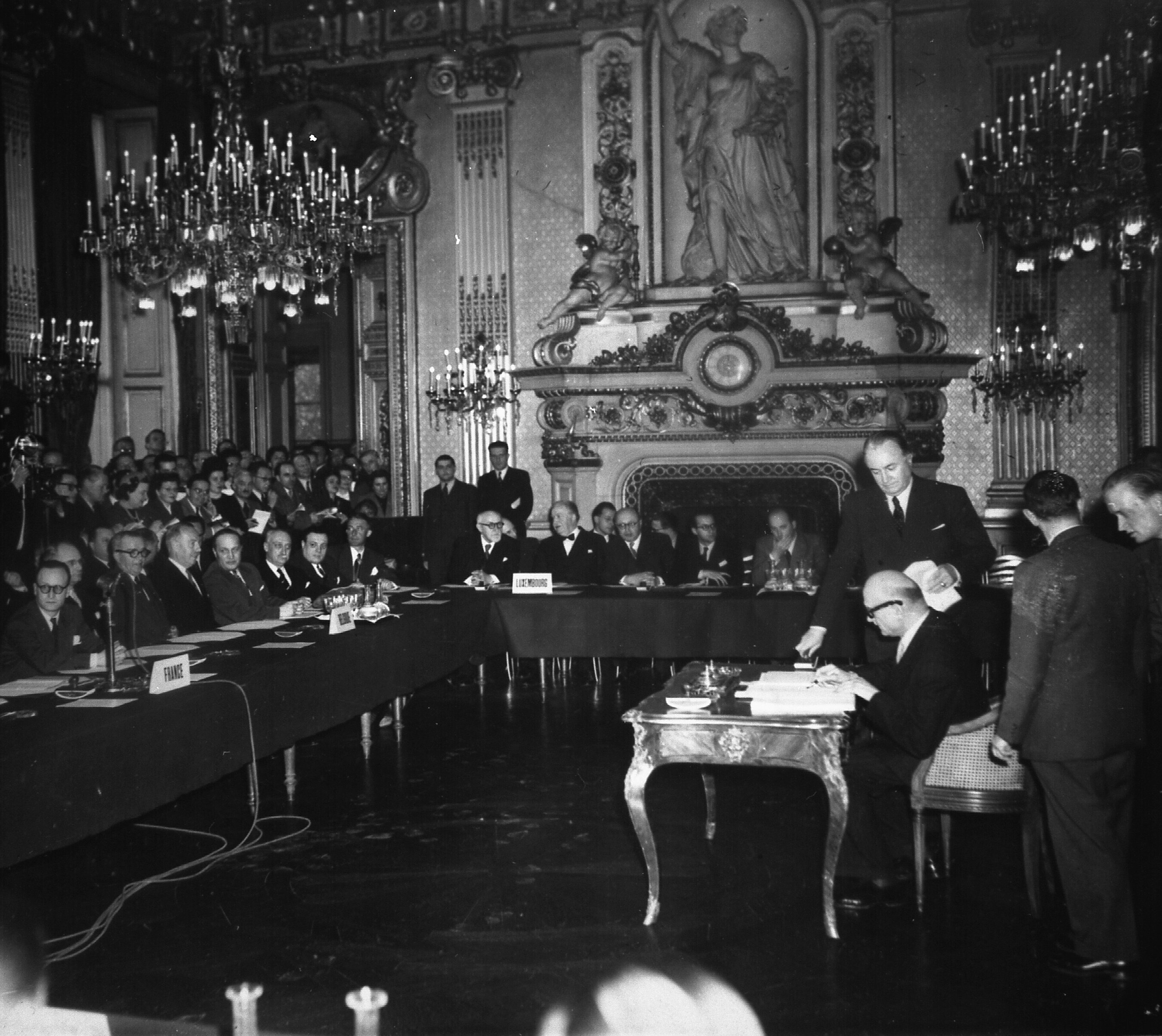 Signature du traité CECA au Quai d'Orsay (Paris, 18 avril 1951)